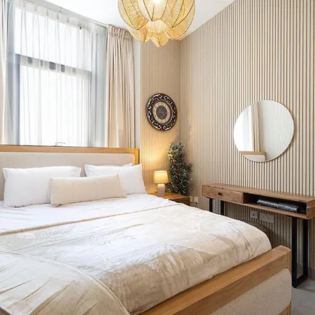 1Br The Monarch Suite By Blue Cloud Holidays Sharjah Exterior photo