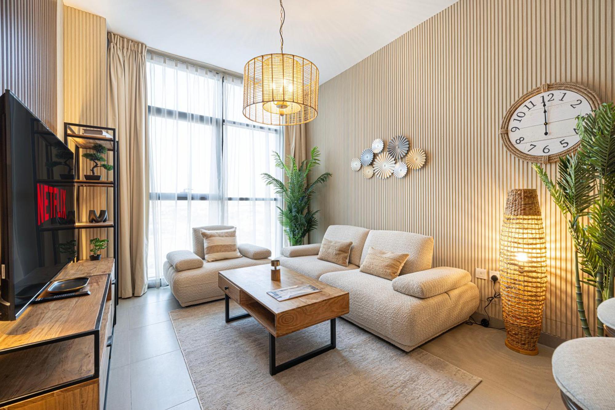 1br The Monarch By Blue Cloud Holidays * Charjah
