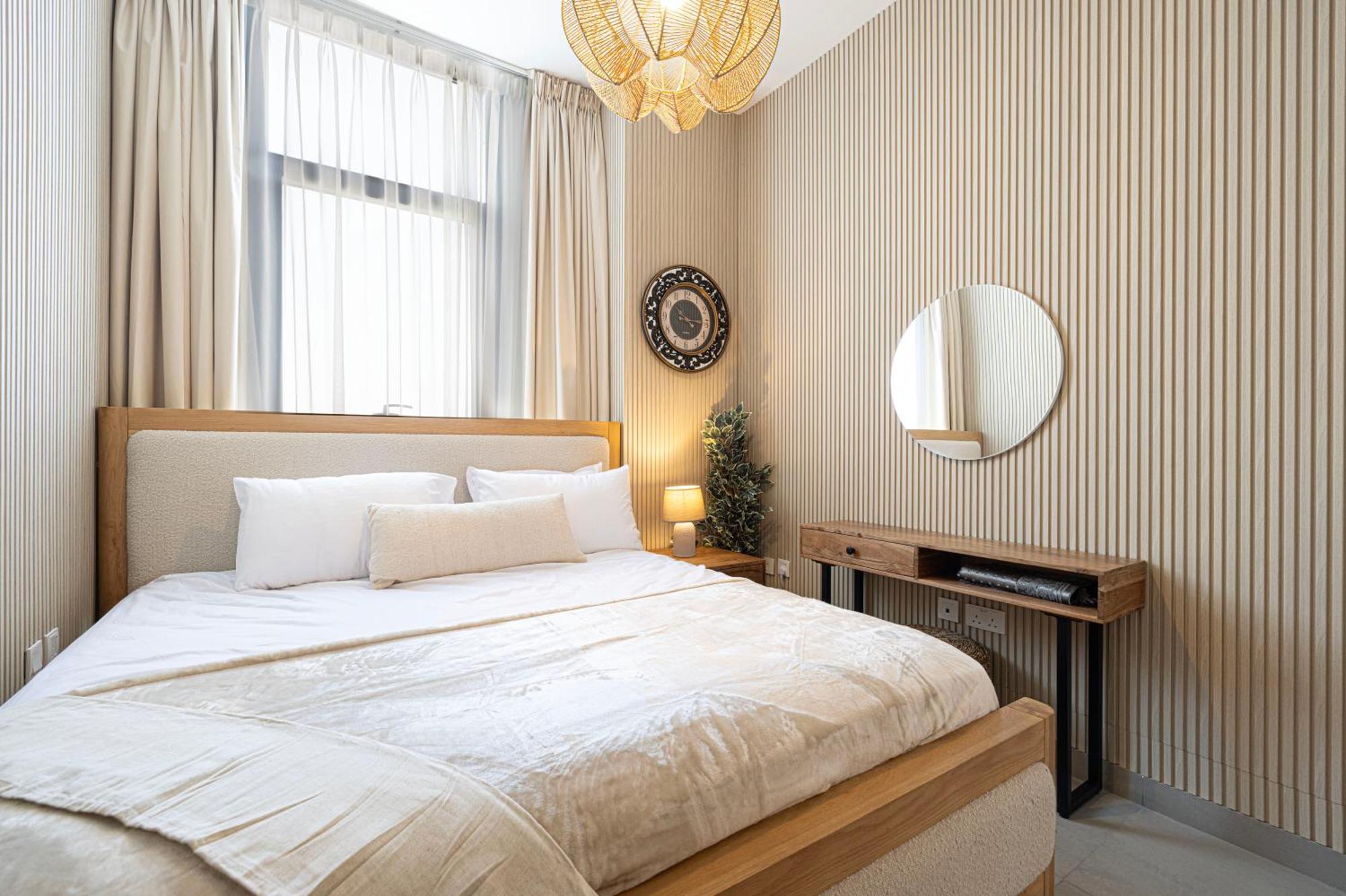 1br The Monarch By Blue Cloud Holidays Charjah